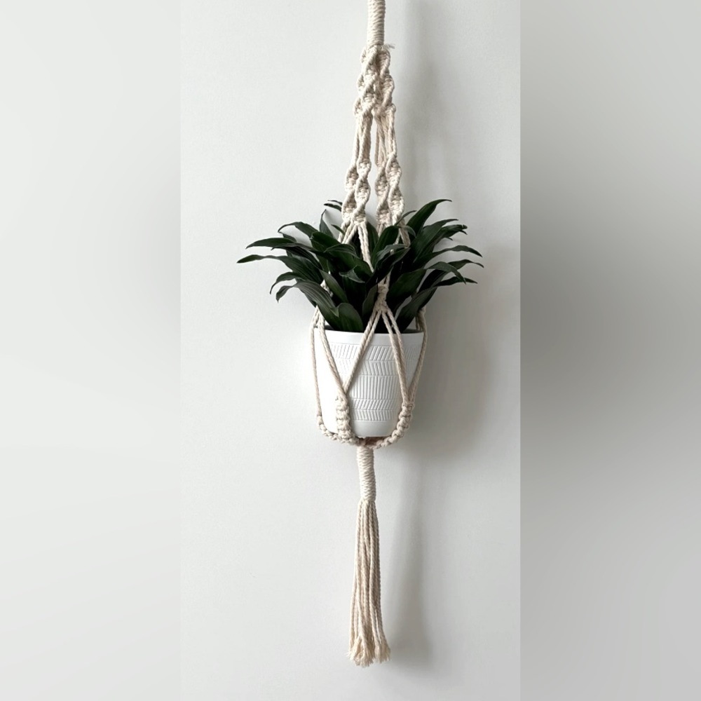 Macrame Plant Hanger.